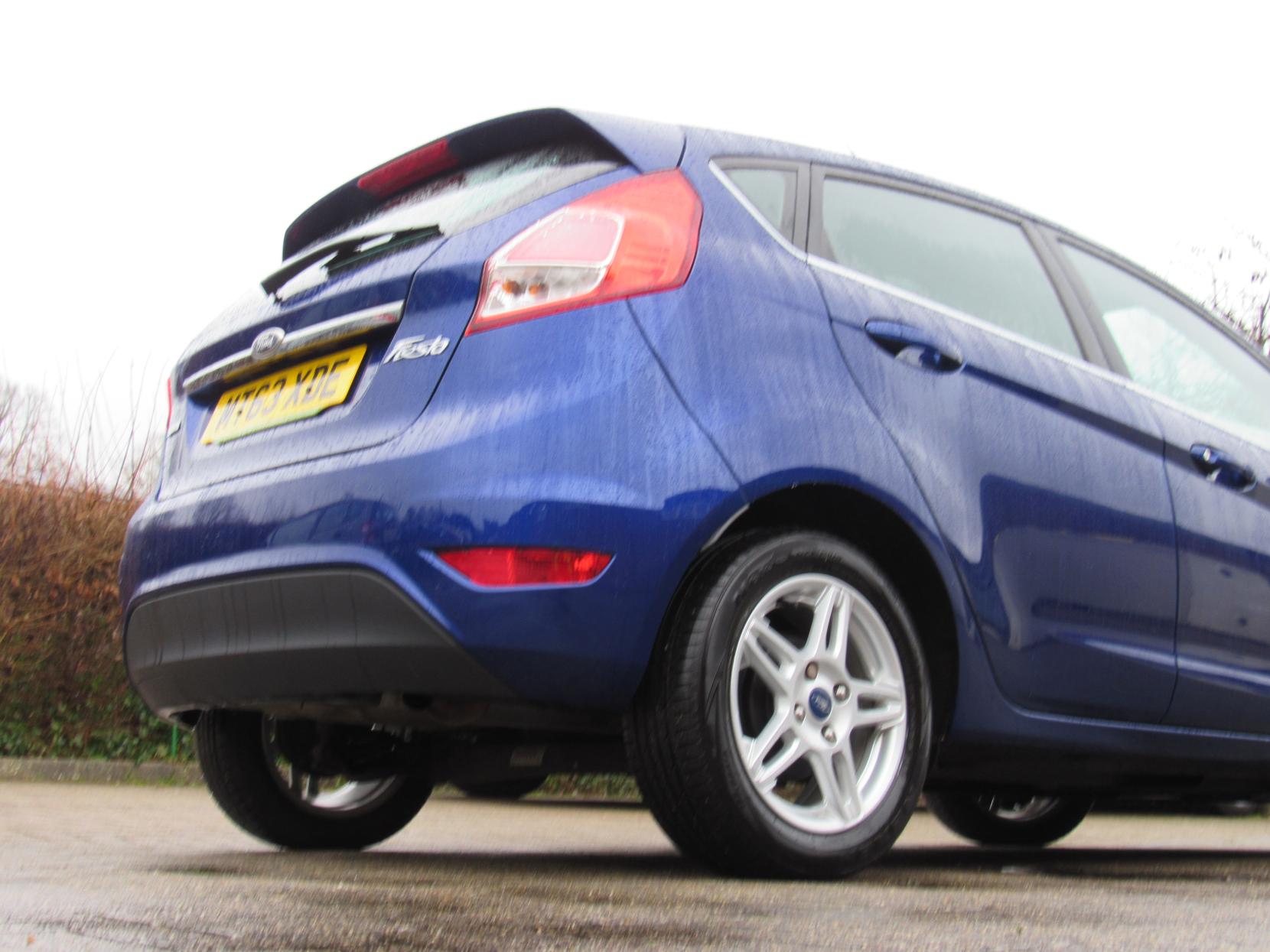 Ford Fiesta 1.0T EcoBoost Zetec Hatchback 5dr Petrol Manual Euro 5 (s/s) (100 ps)