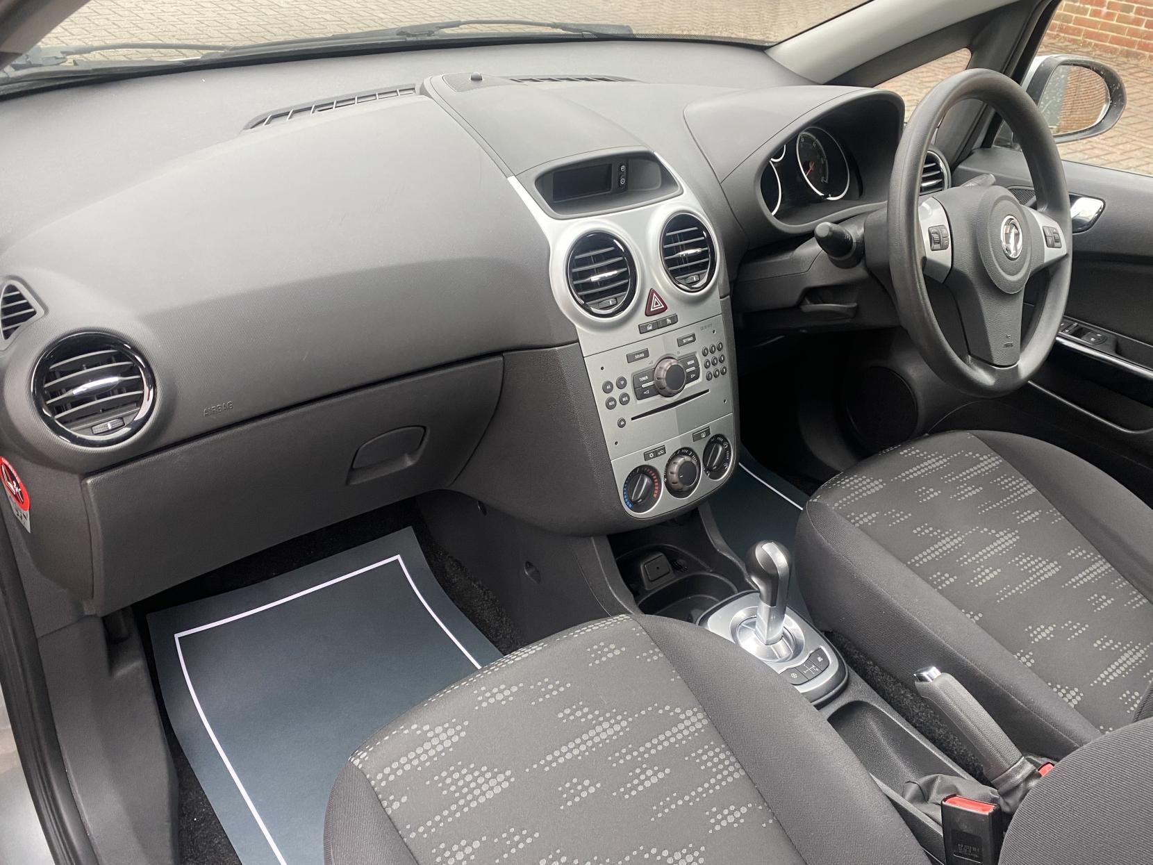 Vauxhall Corsa 1.2 16V Exclusiv Hatchback 5dr Petrol Easytronic Euro 5 (A/C) (85 ps)