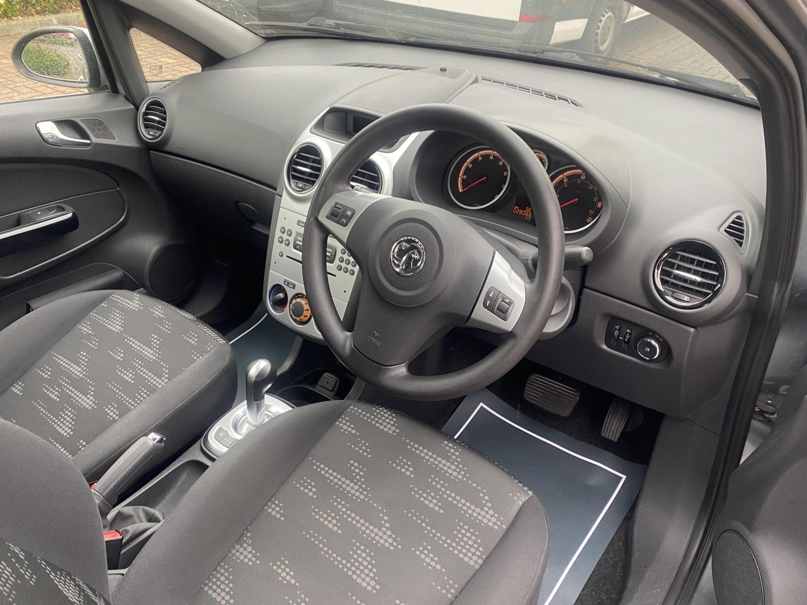 Vauxhall Corsa 1.2 16V Exclusiv Hatchback 5dr Petrol Easytronic Euro 5 (A/C) (85 ps)