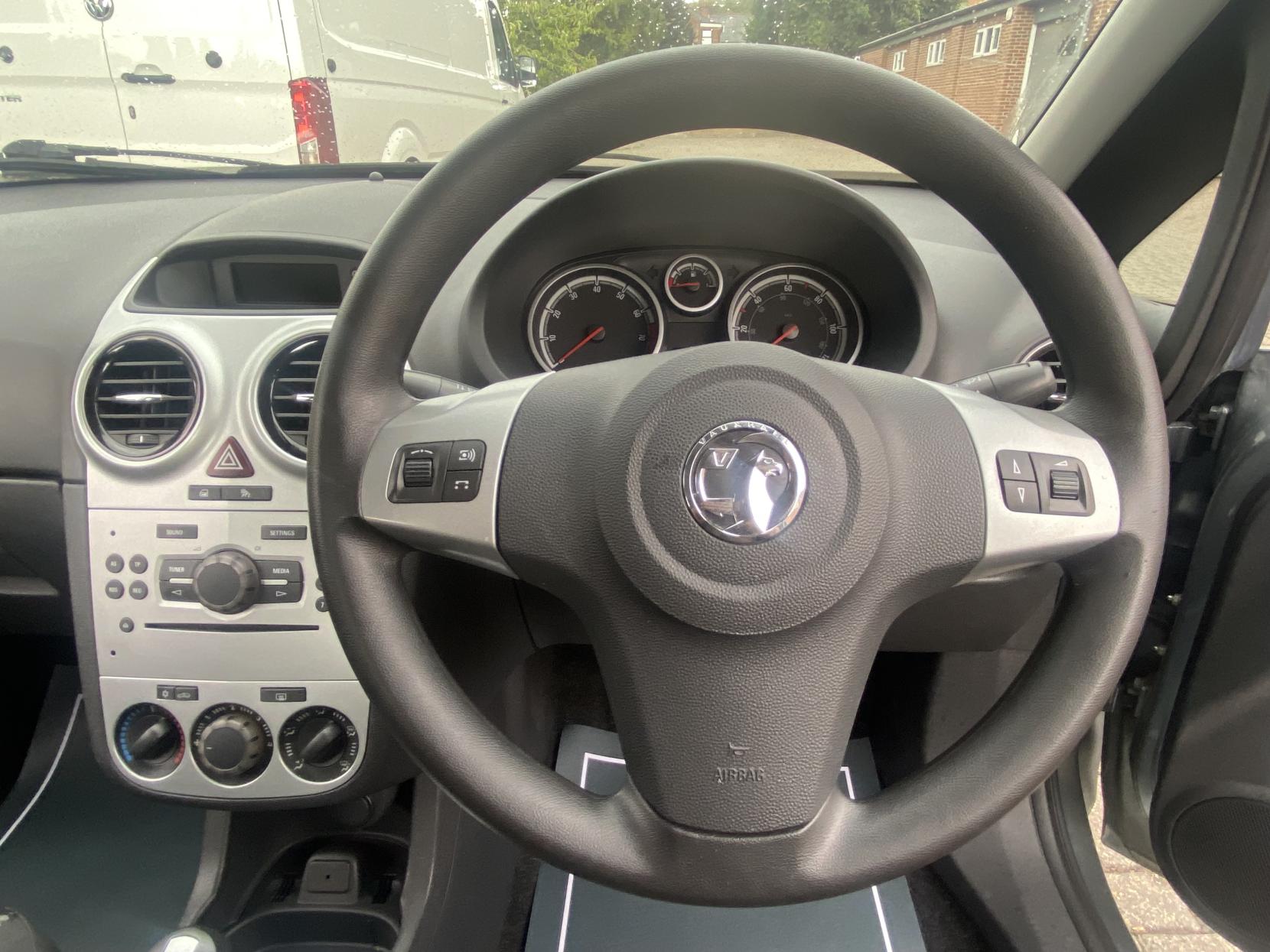 Vauxhall Corsa 1.2 16V Exclusiv Hatchback 5dr Petrol Easytronic Euro 5 (A/C) (85 ps)