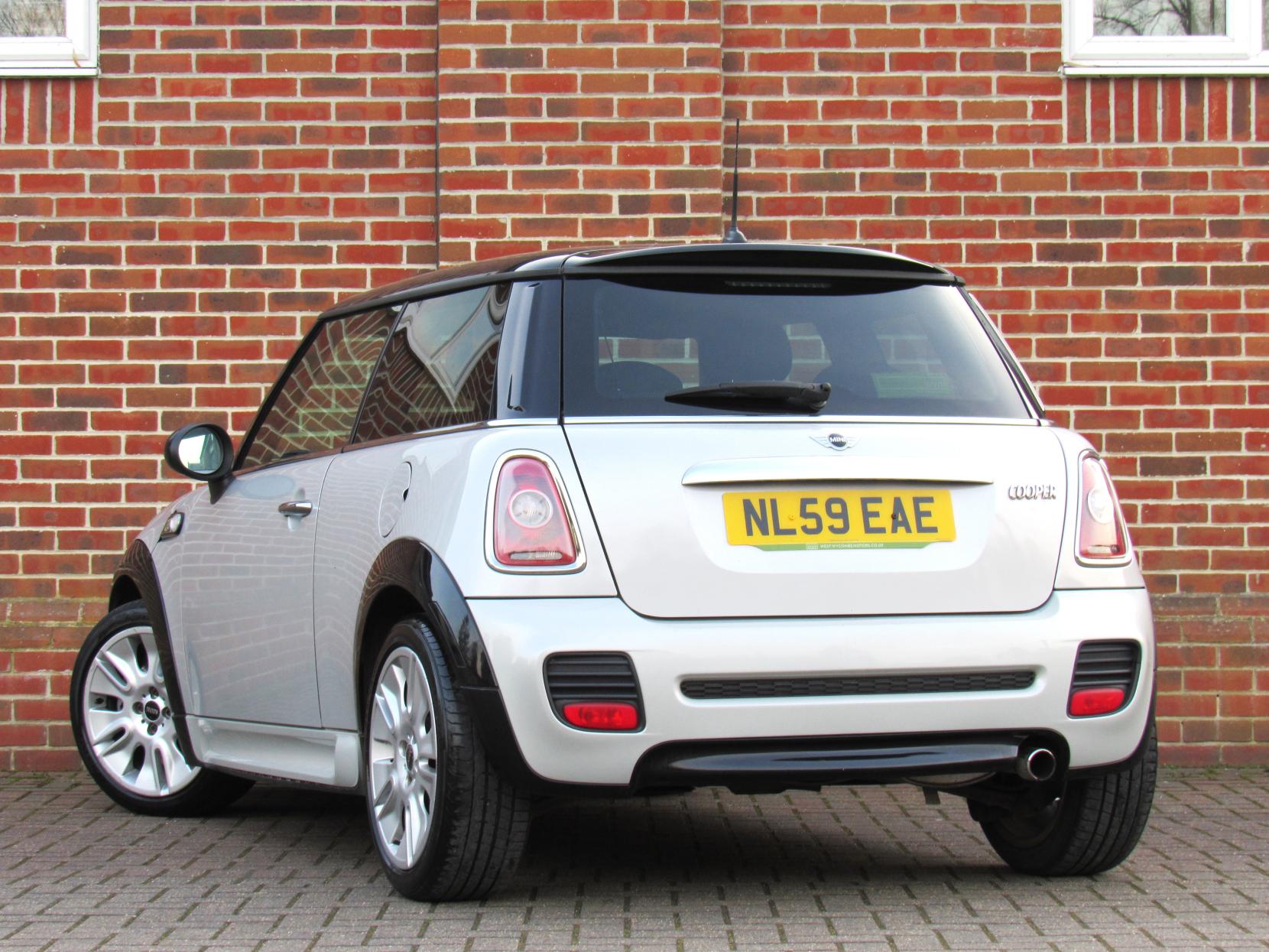 MINI Hatch 1.6 Cooper Camden Hatchback 3dr Petrol Manual Euro 4 (120 ps)